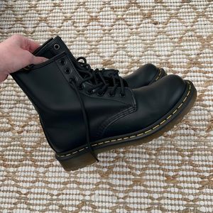 Black dr martens size 8